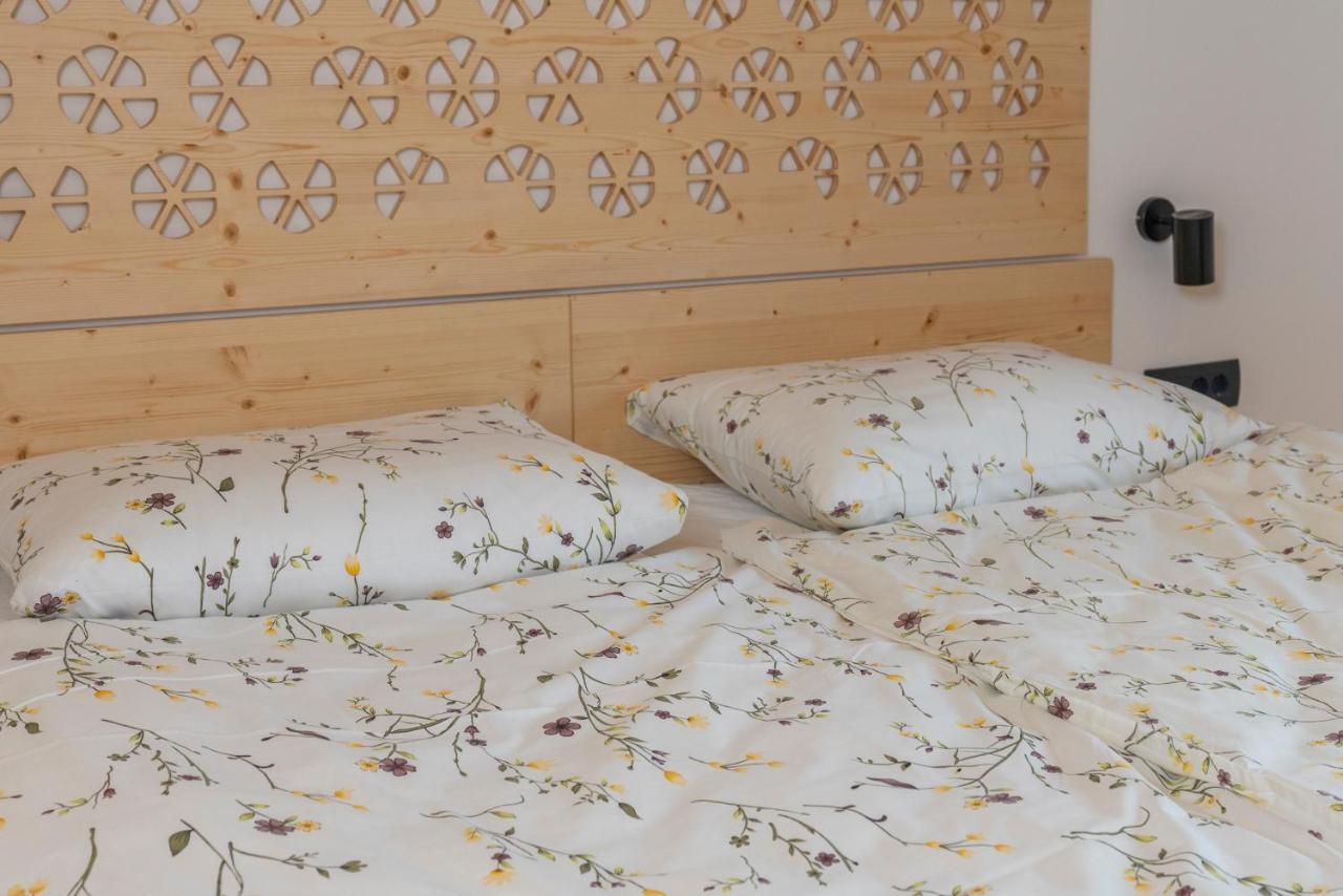 Planinska Koca Na Uskovnici Hotell Srednja Vas v Bohinju Exteriör bild