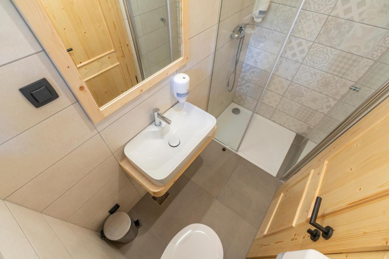 Planinska Koca Na Uskovnici Hotell Srednja Vas v Bohinju Exteriör bild