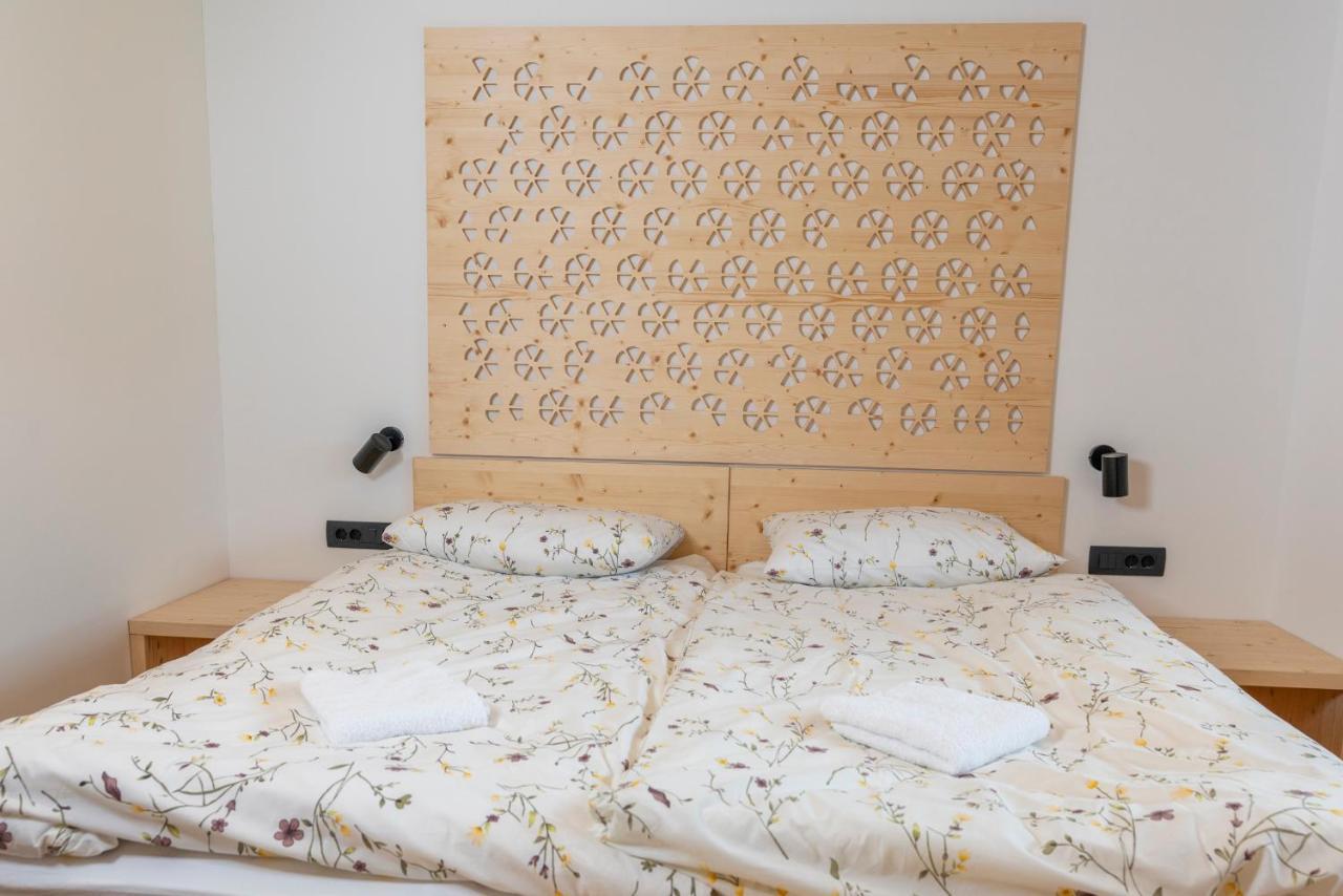 Planinska Koca Na Uskovnici Hotell Srednja Vas v Bohinju Exteriör bild